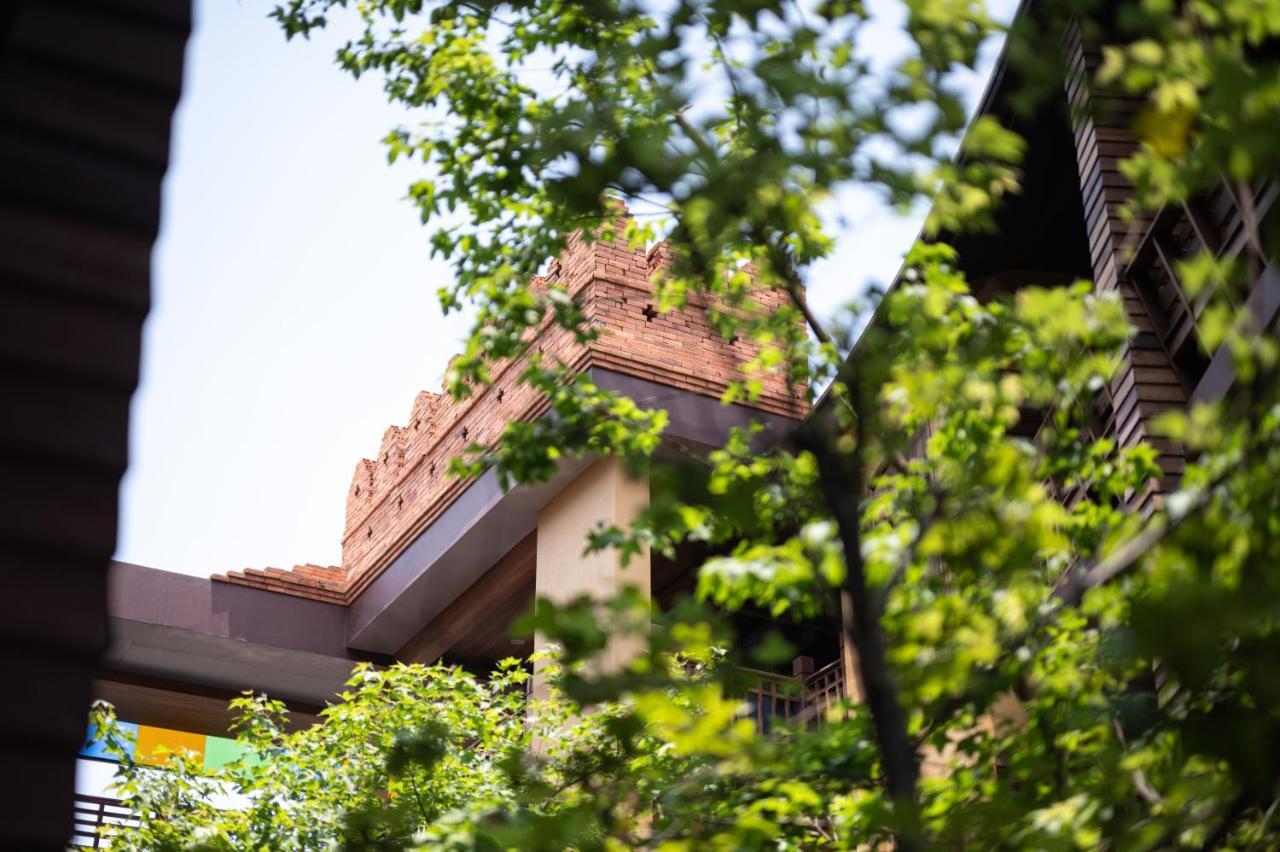 At Gate Thaphae Hotel Chiang Mai Exterior photo